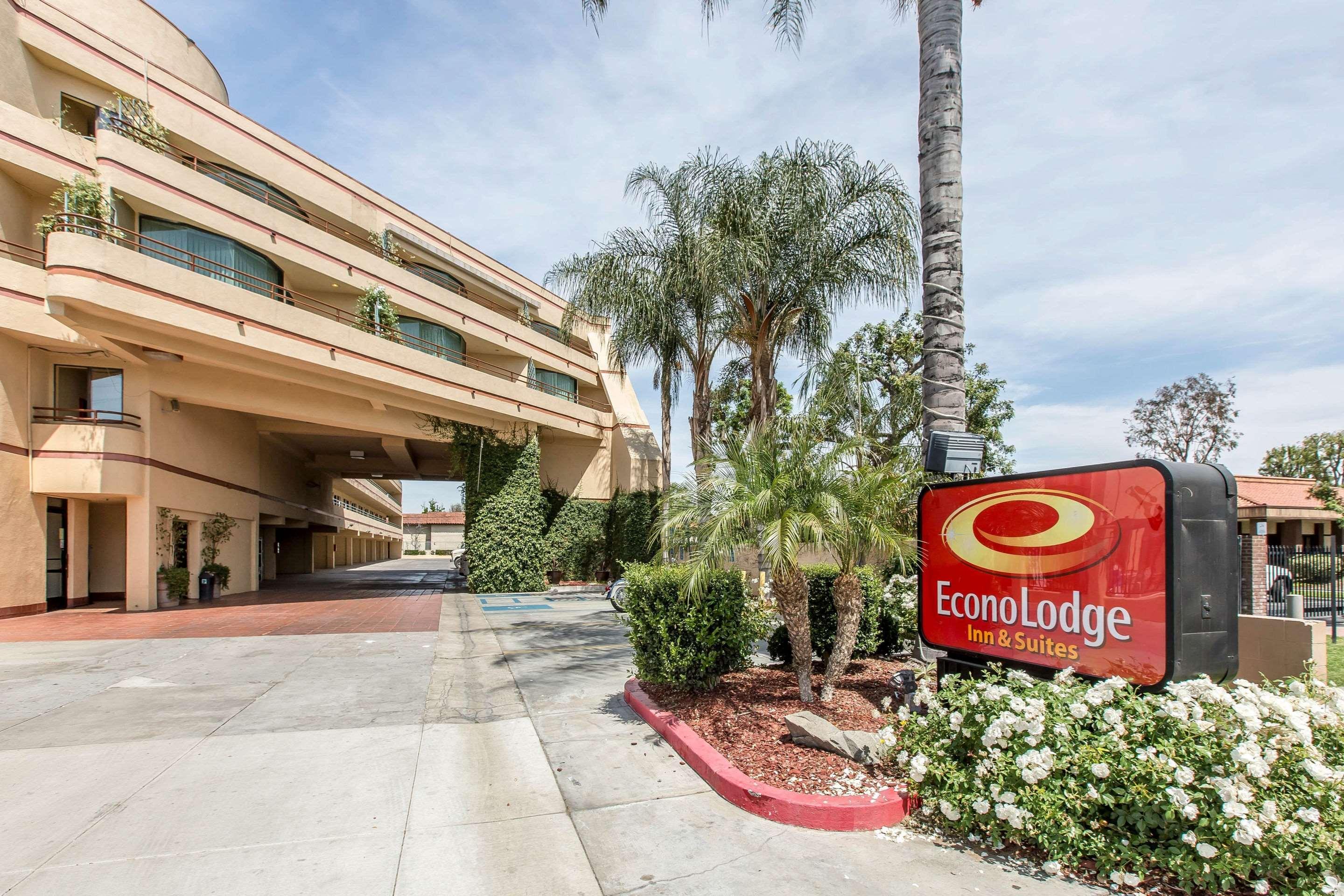 Hotel Econo & -