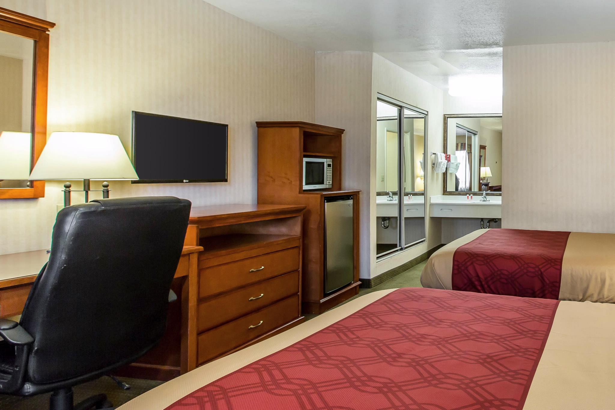 Econo & - Hotel